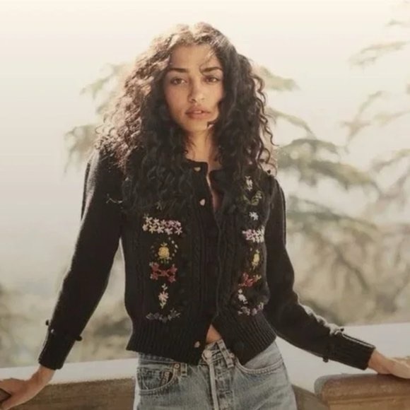 💋SOLD💋✨💙DÔEN ‘Forget Me Not’ Embroidered Cable Knit Cardigan Sweater Navy XS - Picture 3 of 14